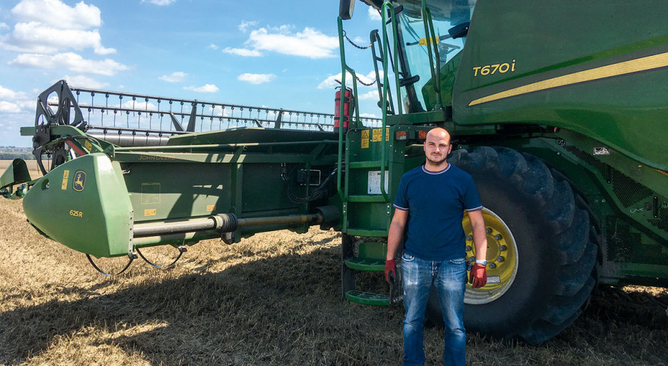 Gospodarstwo z gruntami rolnymi o powierzchni ok. 450 ha zostało kupione pod koniec 2015 r. wraz z parkiem maszynowym, w którym znajdowały się zarówno wspomniany kombajn W660, jak i ciągniki marki John Deere Rekordowe wydajności w pierwszym sezonie