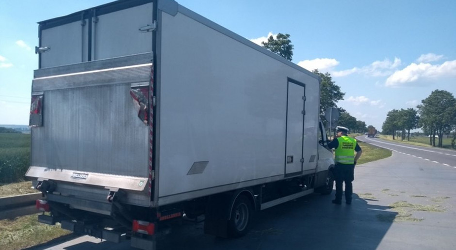 Ciężarówka była siedemnastokrotnie przeładowana ponad dopuszczona ładowność Foto: WITD Bydgoszcz Ciężarówka wiozła o 17 razy za ciężki ładunek