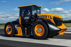 Nowy rekord: traktor osiągnął 166 km/h