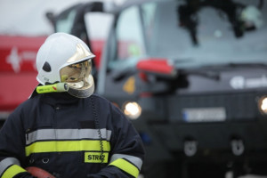 Wielkopolskie: Trwa dogaszanie pożaru fermy indyków