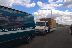 Transporty drewna na celowniku funkcjonariuszy