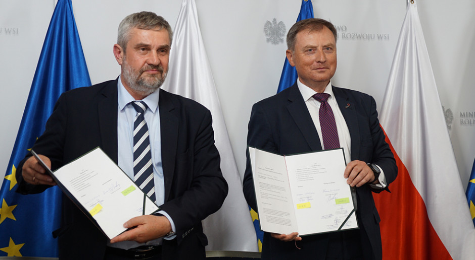 Umowa podpisana, fot. MRiRW 50 mln euro z PROW na gwarancje kredytów