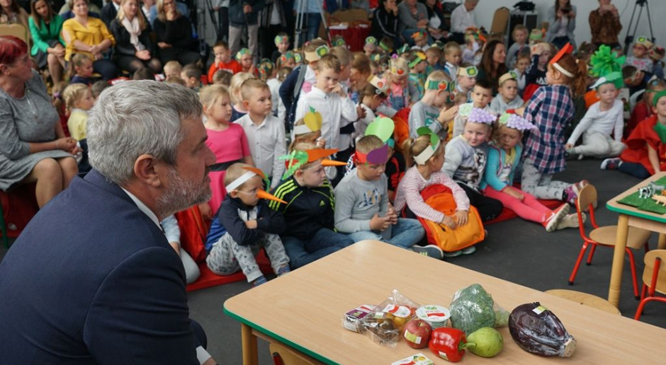 Jan Krzysztof Ardanowski wziął udział w inauguracji kampanii "Skąd biorą się produkty ekologiczne", fot. MRiRW Ardanowski: Chcemy dzieciom przekazywać wiedzę o żywności ekologicznej
