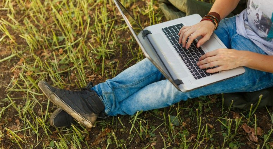 Rolnicy są coraz częściej hejtowani w sieci, fot. Shutterstock Hejt dotyka również rolników
