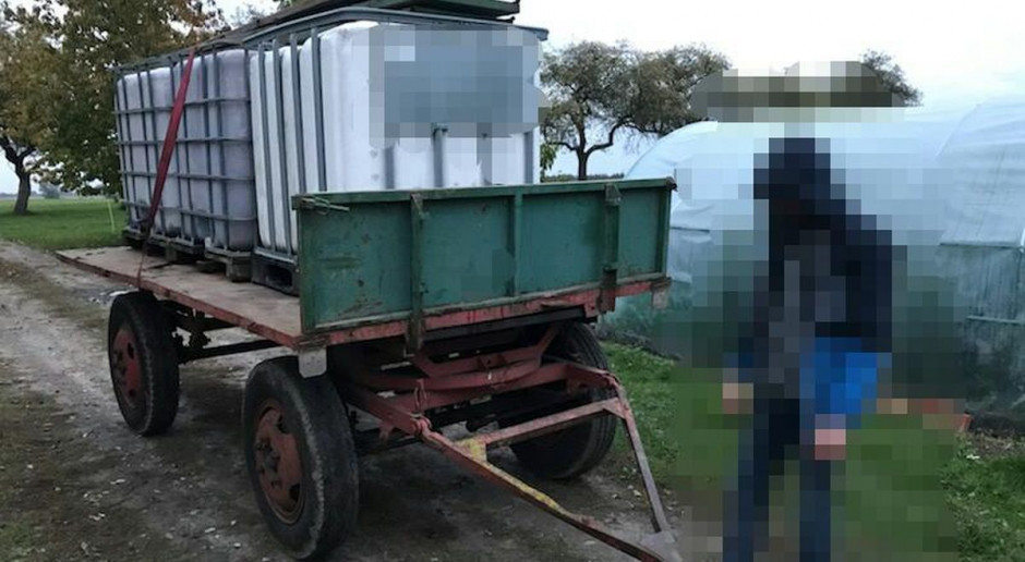 Skradzioną przyczepę odzyskano i zwrócono właścicielowi, Foto: Policja Rolnik ukradł rolnikowi przyczepę