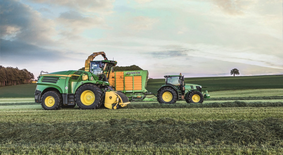 Nowe usprawnienia w sieczkarniach John Deere mają przede wszystkim poprawić komfort pracy i zwiększyć wydajność maszyn, fot. materiały prasowe Sieczkarnie polowe John Deere z usprawnieniami na nowy sezon