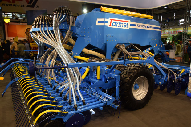 Na targach Agritechnica Farmet zaprezentował nowy model siewnika Falcon Farmet prezentuje nowy siewnik Falcon Pro Fert +