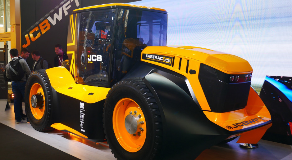 Rekordzistę mogliśmy oglądać także podczas targów Agritechnica, fot. mw Wielka Brytania: Ciągnik osiągnął prawie 219 km/h