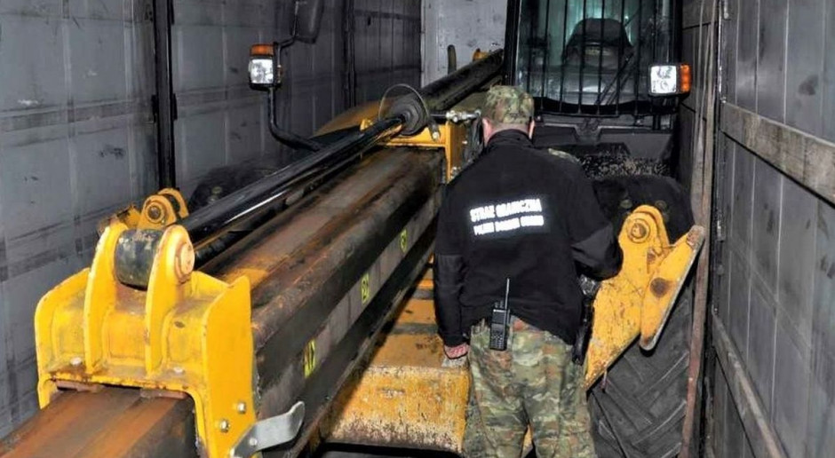 Brytyjska ładowarka nie została wywieziona na Ukrainę, Fot. Straż Graniczna Ładowarka z Wielkiej Brytanii zatrzymana na granicy z Ukrainą