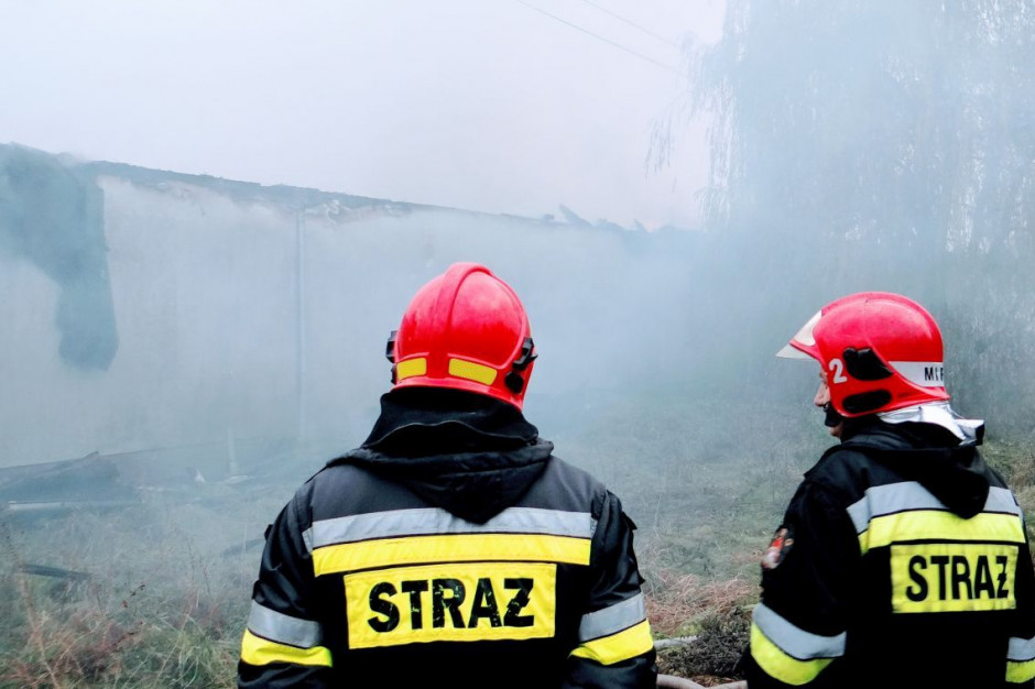W gospodarstwie pod Jeżowem paliły się dwa budynki, zdjęcie ilustracyjne: PSP Zielona Góra