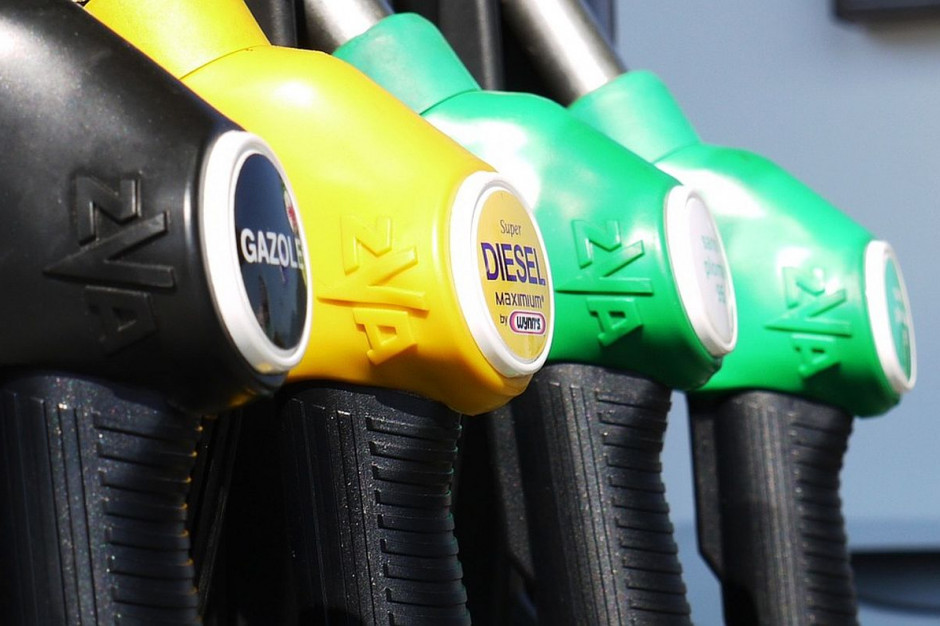 Cena oleju napędowego wciąż rośnie i przegoniła ceny benzyny, Fot. pixabay