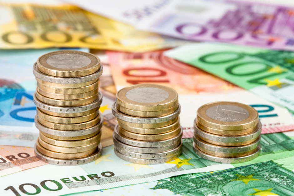 Większość pytanych Polaków wierzy, że nasz kraj dostanie pieniądze z KPO, fot. Shutterstock