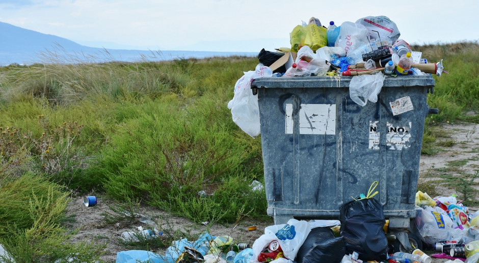 Senat chce zmian w ustawie dotyczącej Bazy Danych Odpadowych