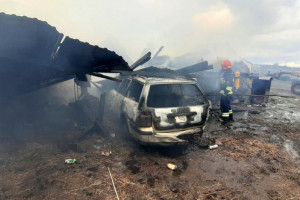 Płonęły budynki i samochód - żywcem spłonęły konie [Foto]