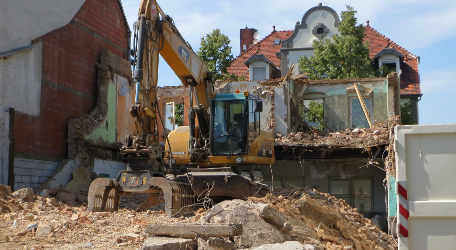 Przepisy nowelizujące samowolę budowlaną zaczną obowiązywać najwcześniej w sierpniu 2020 r., a najpóźniej we wrześniu lub październiku (po 30 dniach od daty ich ogłoszenia w Dzienniku Ustaw). WikimediaImages, Foto Pixabay Legalizacja samowoli budowlanej po nowelizacji prawa budowlanego. Co się zmieni?