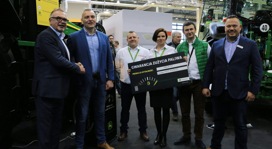 Pan Adam Nisiewicz za wypracowanie spalania poniżej wartości określonych przez fabrykę uzyskał premię w wysokości ponad 1 tys. zł. fot. materiały prasowe „Gwarancja Spalania” od John Deere’a – jak to działa?