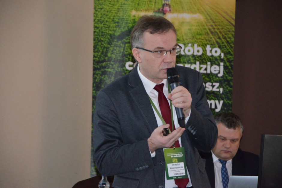 Dr hab. Witold Szczepaniak podczas regionalnej konferencji Farmera w Starych Jabłonkach, fot. M. Tyszka