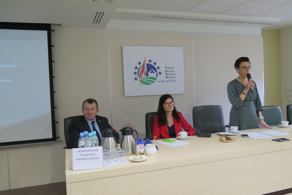 Agnieszka Maliszewska, Dyrektor PIM (z prawej) Nina Dobrzyńska, Dyrektor Departamentu Ochrony Roślin i Nasiennictwa MRiRW, Bogdan Konopka, Główny Lekarz Weterynarii