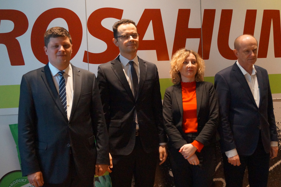 Firma Agrosimex przedstawiła ofertę swoich produktów na sezon 2020. Na zdjęciu od lewej: Jędrzej Pytkowski, Piotr Barański, Justyna Pacześna-Mikurenda oraz Krzysztof Zachaj.