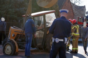 Nastoletni traktorzysta spowodował kolizję