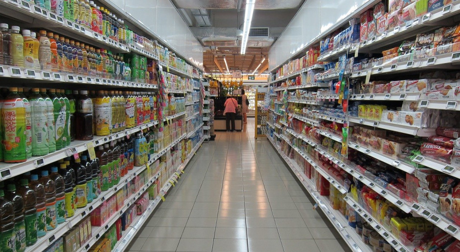 Największe brytyjskie supermarkety, Tesco, Sainsbury's i Asda, ograniczają zakupy wszystkich artykułów spożywczych; Fot.pixabay.com Wielka Brytania: Żywność jest reglamentowana