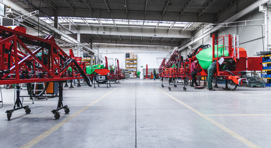 Polscy producenci stosują w fabrykach liczne obostrzenia po to, aby zminimalizować ryzyko pojawienia się wirusa na zakładzie produkcyjnym. fot. materiały prasowe Jak polscy producenci maszyn radzą sobie w czasie epidemii?