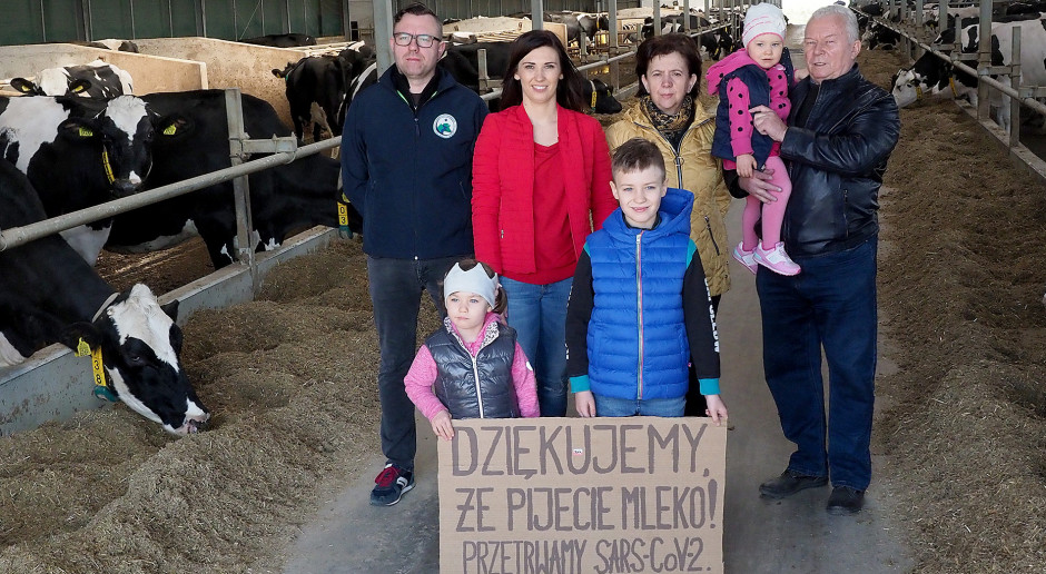 Hodowcy bydła i producenci mleka dziękują konsumentom za wspieranie branży mleczarskiej, fot. facebook.com/Dziękujemy, że pijecie mleko Dziękujemy, że pijecie mleko!