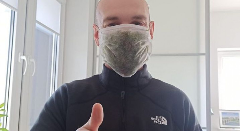 Fot. Facebook/SGGW Naukowcy SGGW opracowali maskę z roślin chroniącą przed wirusami