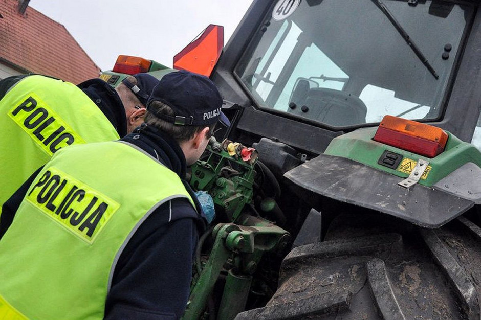 Traktorzysta za wszelką cenę próbował uniknąć kontroli drogowej, zdjęcie ilustracyjne: policja