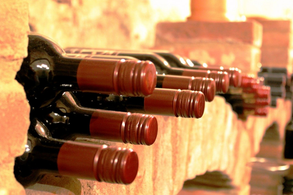 Na skutek kryzysu koronawirusa słabnie sprzedaż wina w UE; Fot.pixabay.com