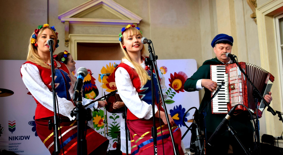 Folklor z Kociewia na Dniu Kobiet na Ludowo, fot. NIKiDW Mija pierwszy rok działalności Narodowego Instytutu Kultury i Dziedzictwa Wsi!