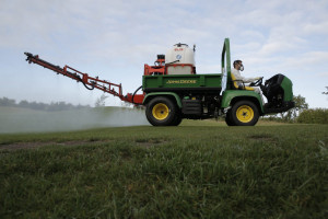 Maszyny John Deere pomagają rolnikom walczyć z koronawirusem