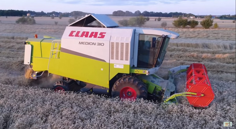 W kombajnie Claas Medion 310 dokonano czynności serwisowych, jak również wymieniono kilka zepsutych podzespołów. fot. YouTube, Słomek_mówi Serwis i naprawa kombajnu Claas Medion 310