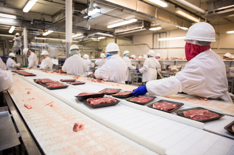 U pracownika zakładów mięsnych wykryto koronawirusa, zdjęcie ilustracyjne: Shutterstock