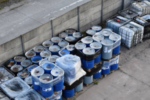 Ruszyła utylizacja chemicznych odpadów z nielegalnego składowiska pod Brzegiem