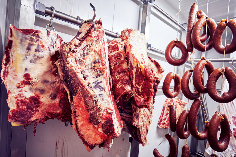 Najistotniejszym faktem związanym z ubojem na użytek własny jest całkowity zakaz wprowadzania pozyskanego mięsa do sprzedaży pod groźbą mandatu, fot. Shutterstock