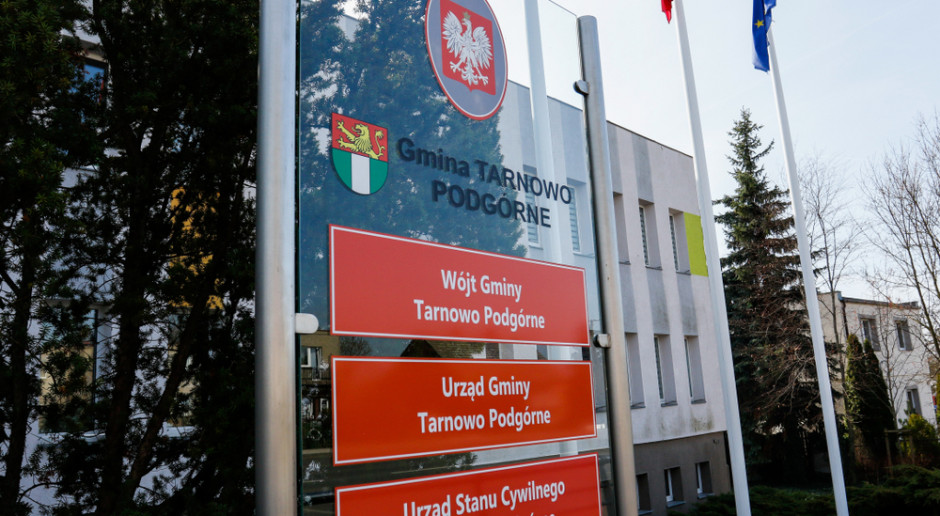 fot. Lidia Muhamadeeva / Shutterstock.com Komisje senackie za zmianami zasad zawieszania wójtów i burmistrzów