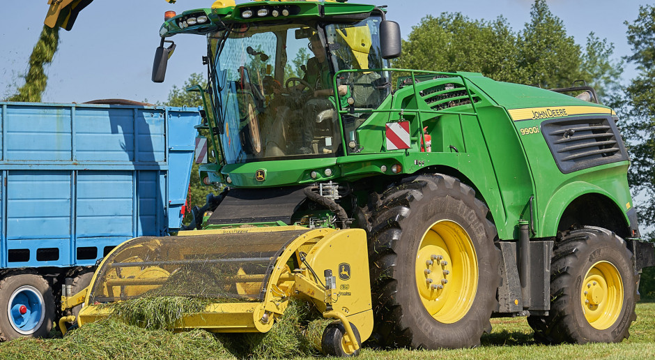 Poziom cukru ma wpływ na łatwość zbioru traw Zbiór traw – jak poradzić sobie z lepkim materiałem?