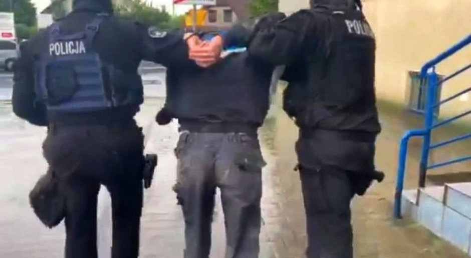 Policjanci ujęli seryjnego podpalacza, Foto: Policja Podpalacz był strażakiem - spowodował milionowe straty