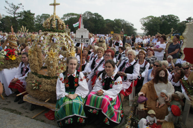 Ogólnopolskie Dożynki Jasnogórskie w Częstochowie 2018; fot. A.Koz Czas zbierać zboże do wieńca dożynkowego