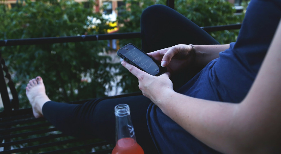 fot. StartupStockPhotos z Pixabay Alkohol przez Internet i z dostawą?