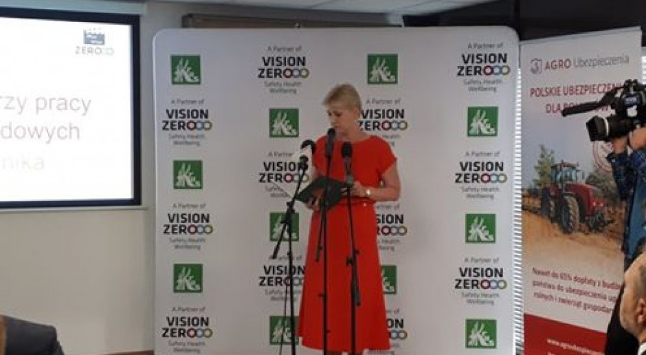 W czasie konferencji prezes KRUS dr Aleksandra Hadzik oficjalnie ogłosiła początek II Ogólnopolskiego Konkursu dla Młodzieży „Moja Wizja Zero – Bezpieczeństwo, Zdrowie i Dobrostan Rolnika”; Fot JK KRUS: Inauguracja II Ogólnopolskiego Konkursu dla Młodzieży „Moja Wizja Zero”