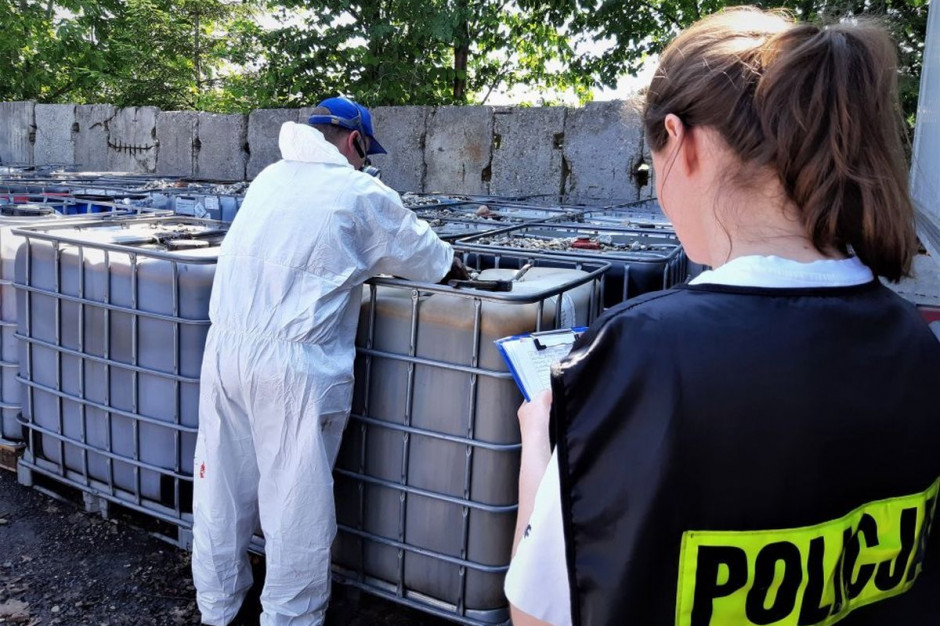 Nielegalne składowiska odpadów odkryto w kilku miejscach w powiecie mikołowskim na Śląsku, Foto: Policja