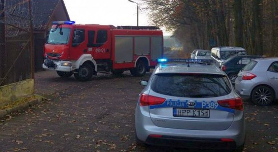 Gdyby nie policjant, straty rolnika byłyby duże, fot. Policja Policjant ugasił płonące ciągniki