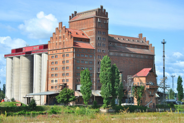 Elewator i młyn zbożowy w Płocku, fot. www SILOPOL Sp. z o.o. SILOPOL Płock Sp. z o.o. w sieci magazynów autoryzowanych Platformy Żywnościowej