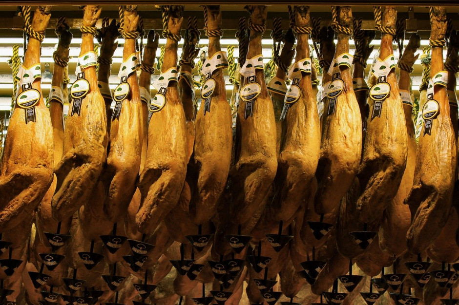 Słynne hiszpańskie szynki produkowane są z mięsa świń Ibérico; Fot.pixabay.com