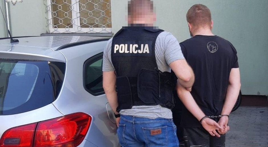 Podpalacz nie potrafił wyjaśnić dlaczego podpalił somę, Foto: Policja Zamiast grilla podpalił stertę słomy