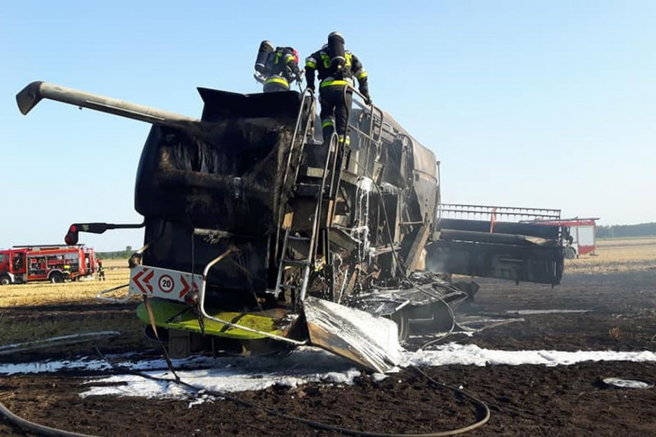 Koło Stęszewa w trakcie żniw spłonął kombajn i 20 ha zboża na pniu, fot. OSP Strykowo