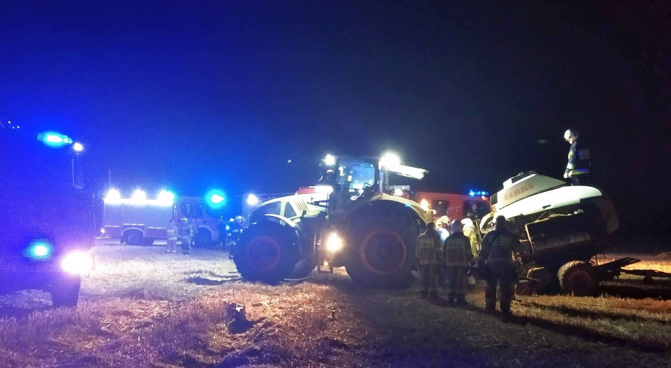 W trakcie pracy zapaliła sie prasa rolnicza, Foto: OSP Bińcze Na polu płonęła prasa