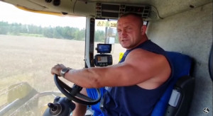 Pudzian jako operator kombajnu zbożowego!